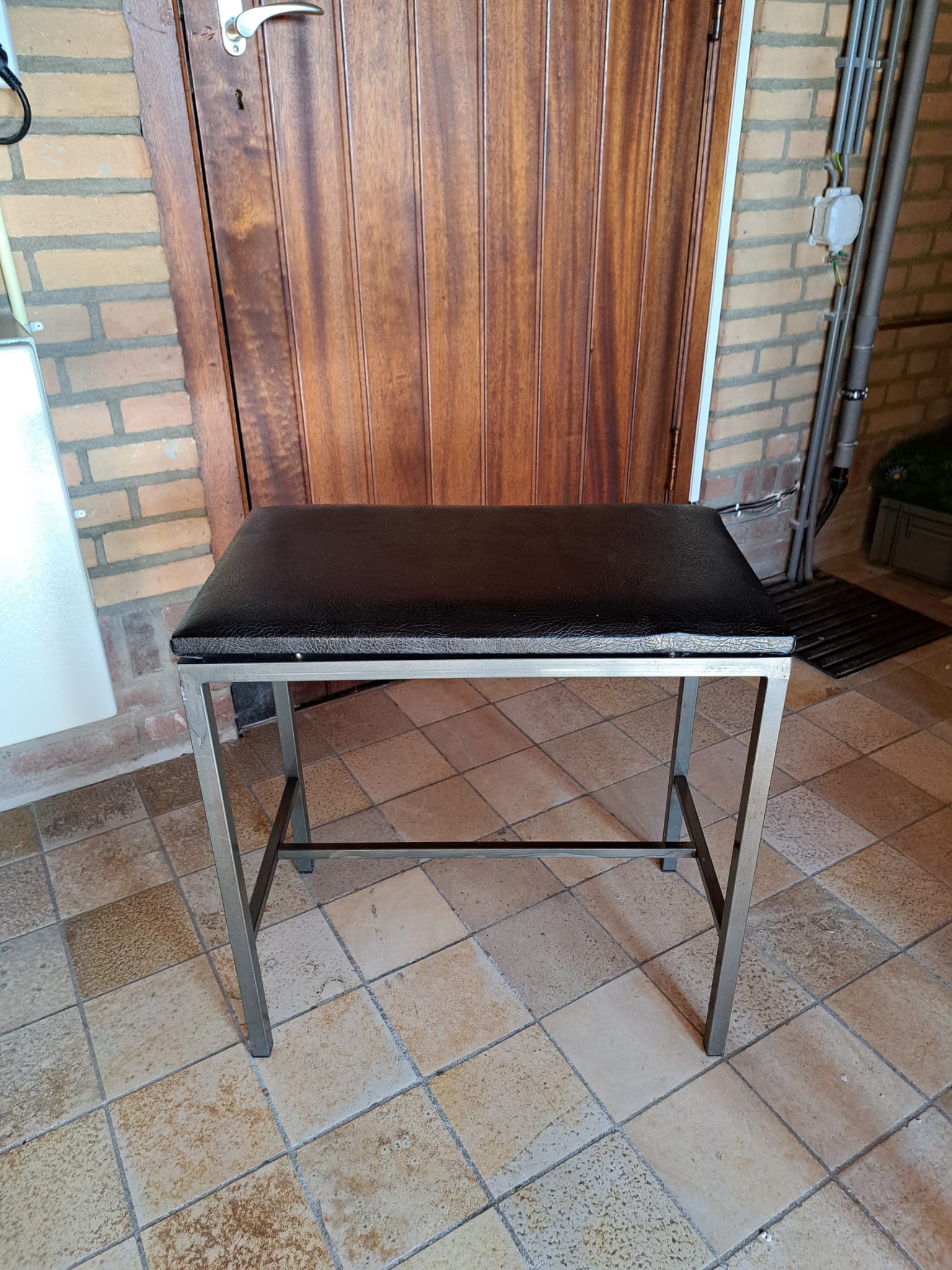 Bijzettafeltje/krukje