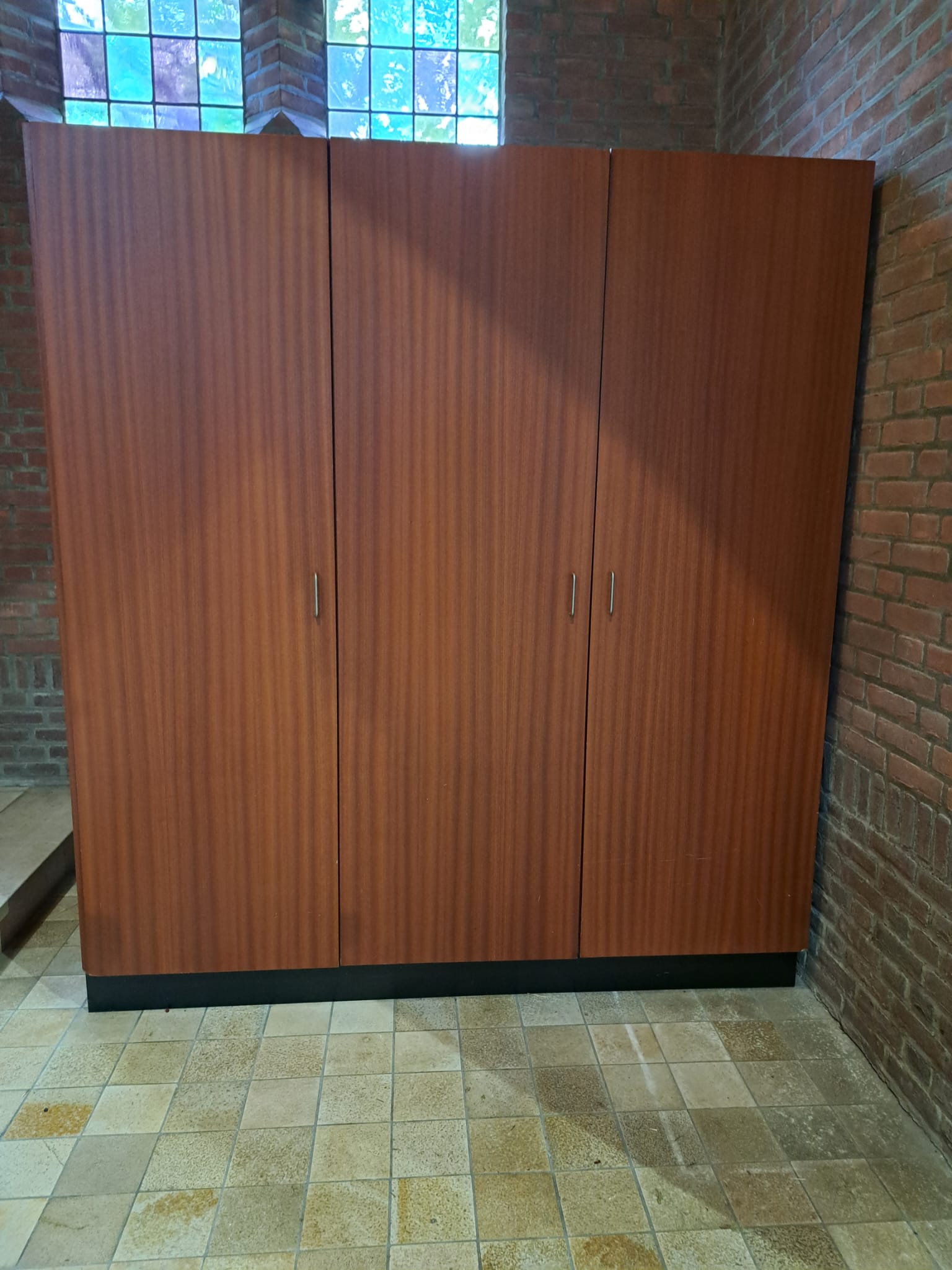 Kast 1 